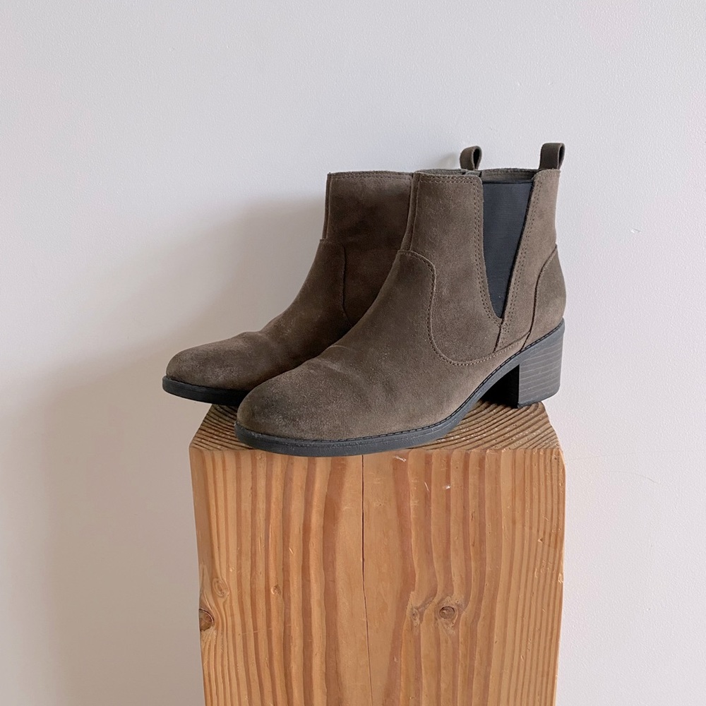 Clarks Suede Boots - Women’s Size 8